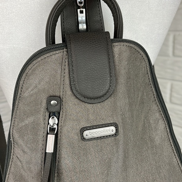 BAGGALLINI Metro Backpack With RFID Phone Wristlet STERLING SHIMMER NWT main image 6